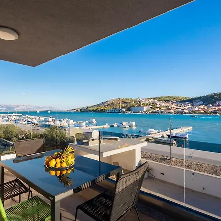 アパート Prestige 1 トロギール