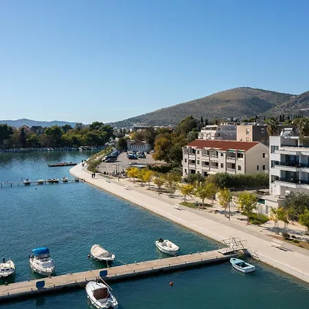 アパート Prestige 1 *